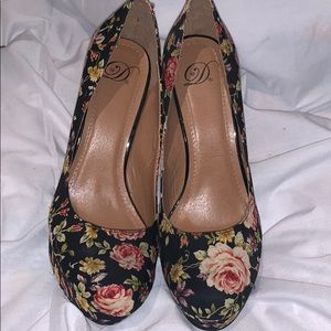 Floral pumps size 9